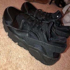 Women’s Black Huaraches - Size 9.5